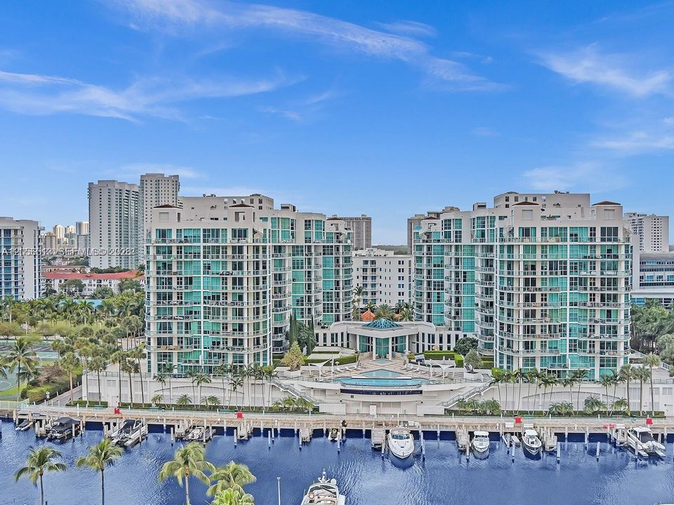 En Venta: $1,599,000 (5 camas, 3 baños, 3142 Pies cuadrados)