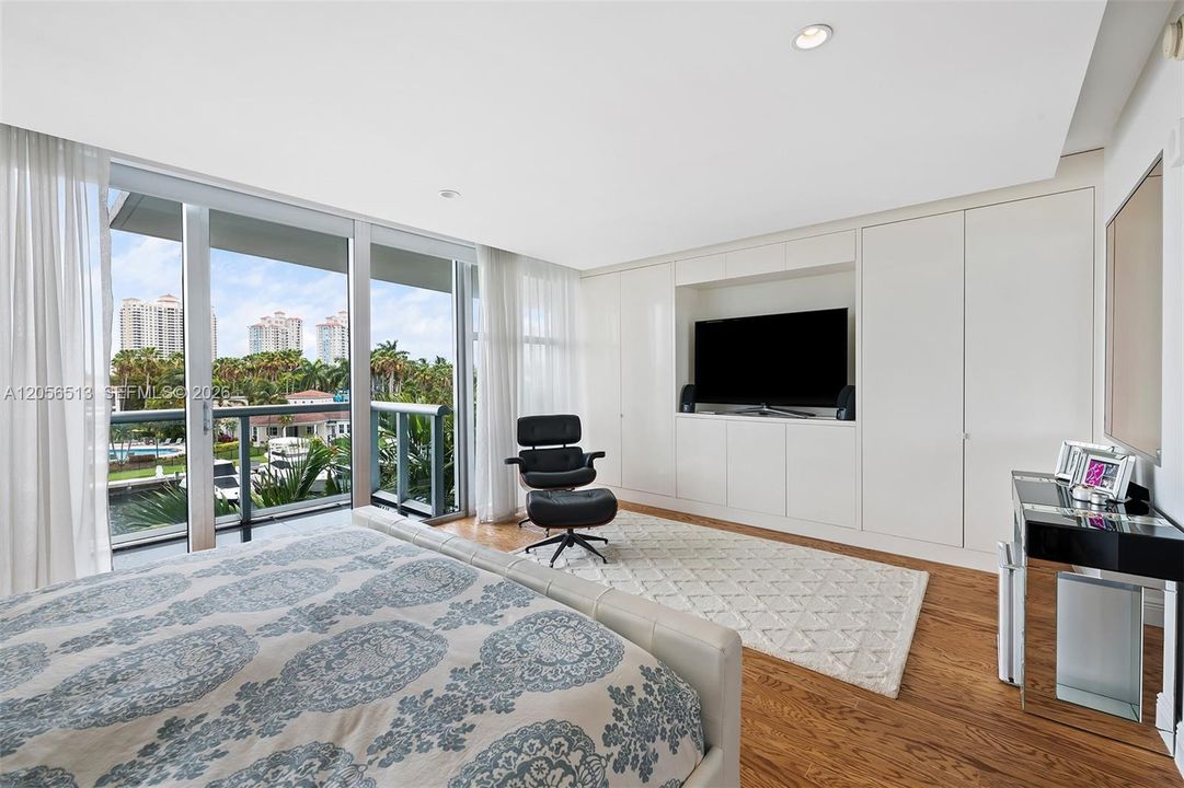 En Venta: $1,599,000 (5 camas, 3 baños, 3142 Pies cuadrados)