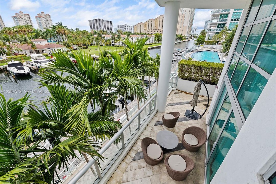 En Venta: $1,599,000 (5 camas, 3 baños, 3142 Pies cuadrados)