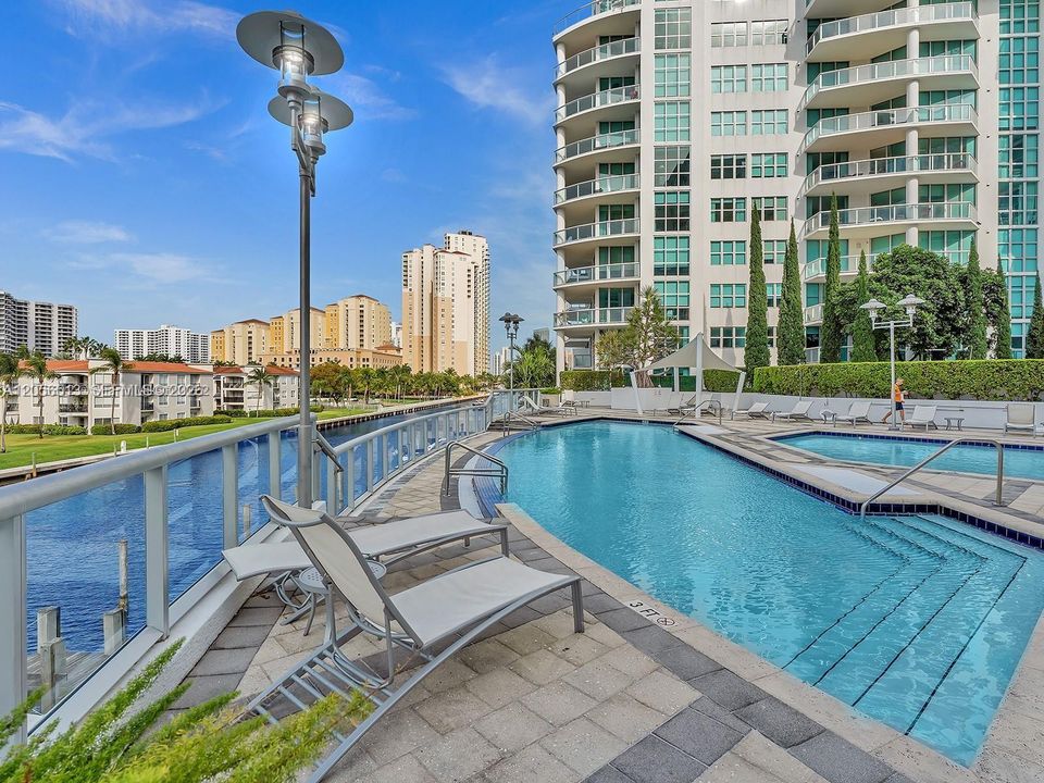 En Venta: $1,599,000 (5 camas, 3 baños, 3142 Pies cuadrados)