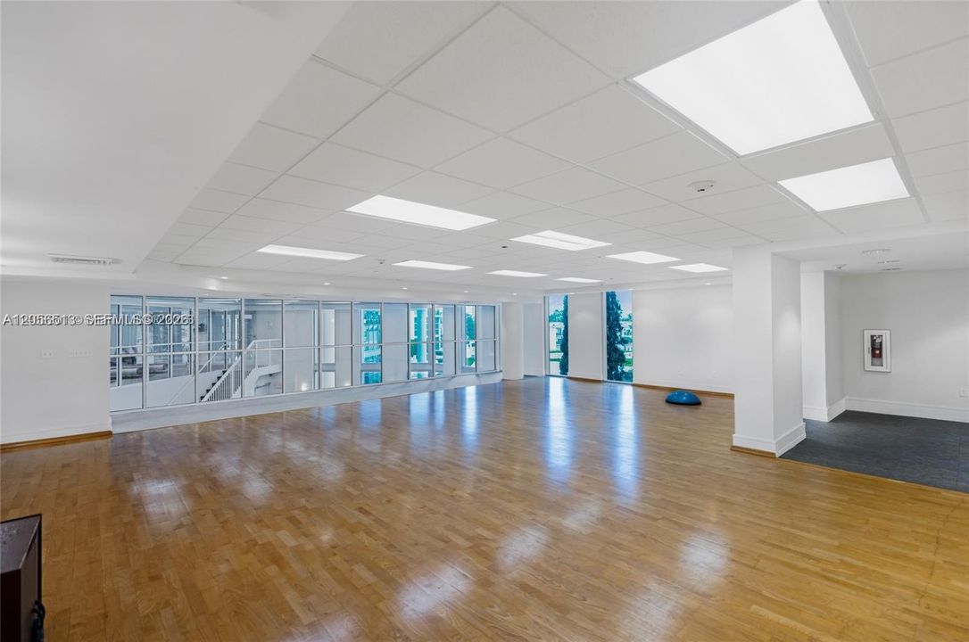 En Venta: $1,599,000 (5 camas, 3 baños, 3142 Pies cuadrados)