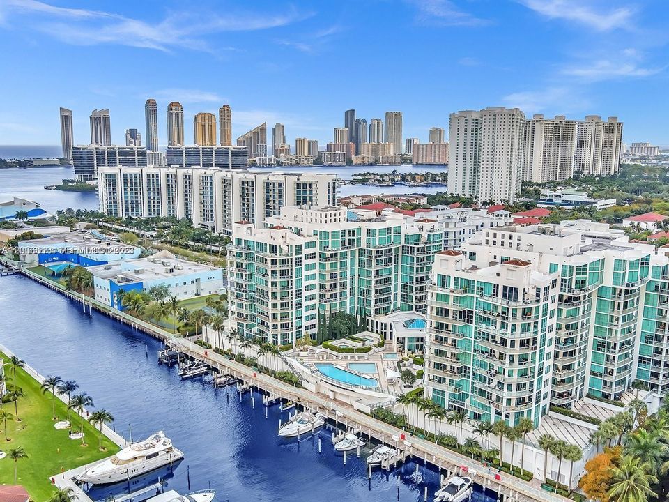 En Venta: $1,599,000 (5 camas, 3 baños, 3142 Pies cuadrados)
