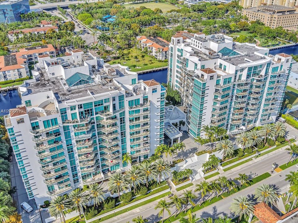 En Venta: $1,599,000 (5 camas, 3 baños, 3142 Pies cuadrados)
