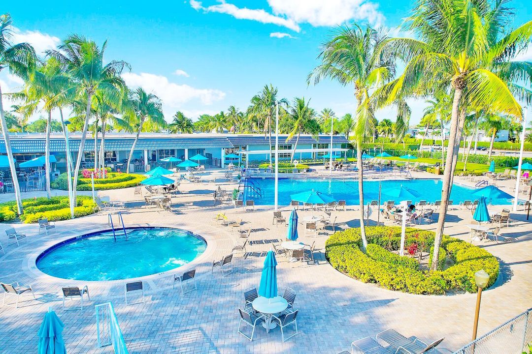 Kings Point Pool and Spa