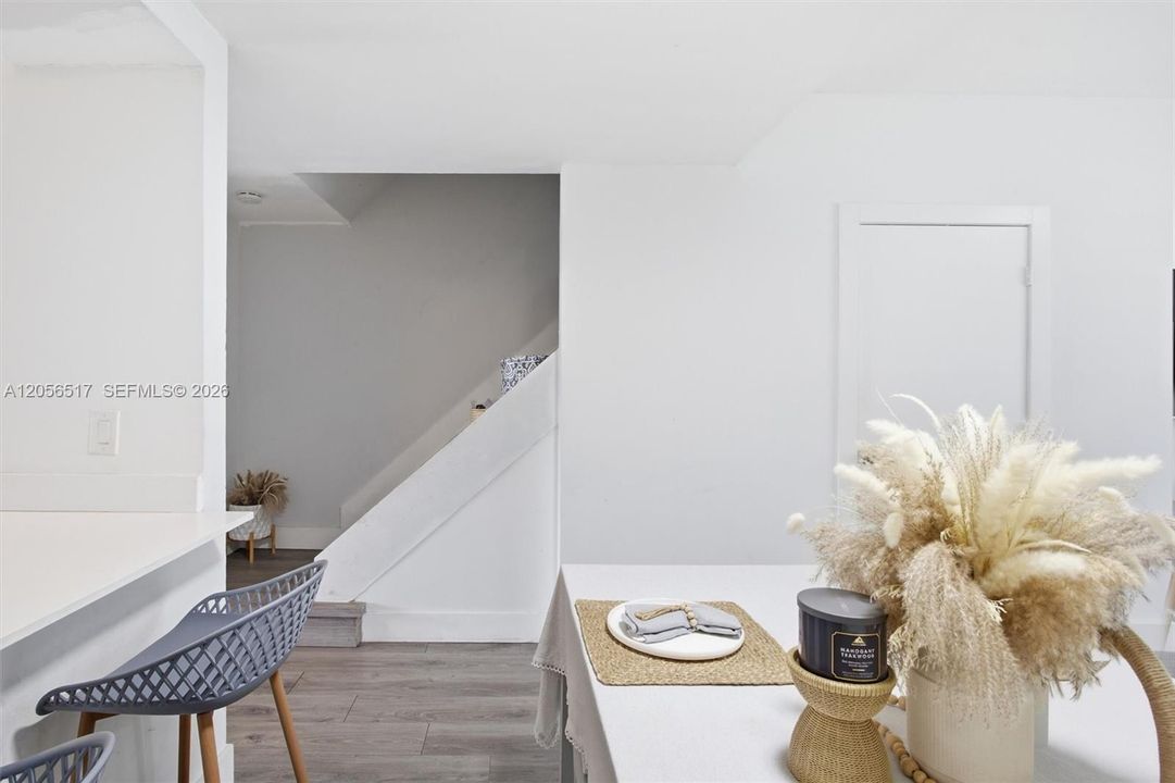For Sale: $418,000 (2 beds, 1 baths, 1110 Square Feet)