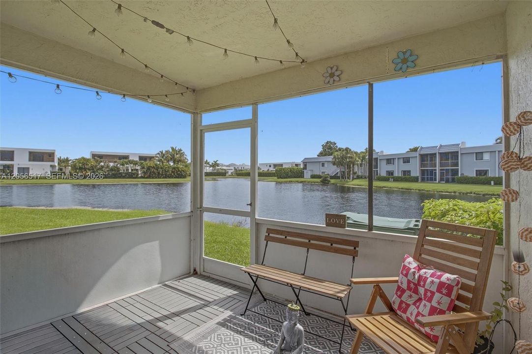 For Sale: $418,000 (2 beds, 1 baths, 1110 Square Feet)