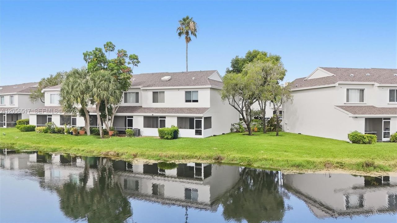 For Sale: $418,000 (2 beds, 1 baths, 1110 Square Feet)