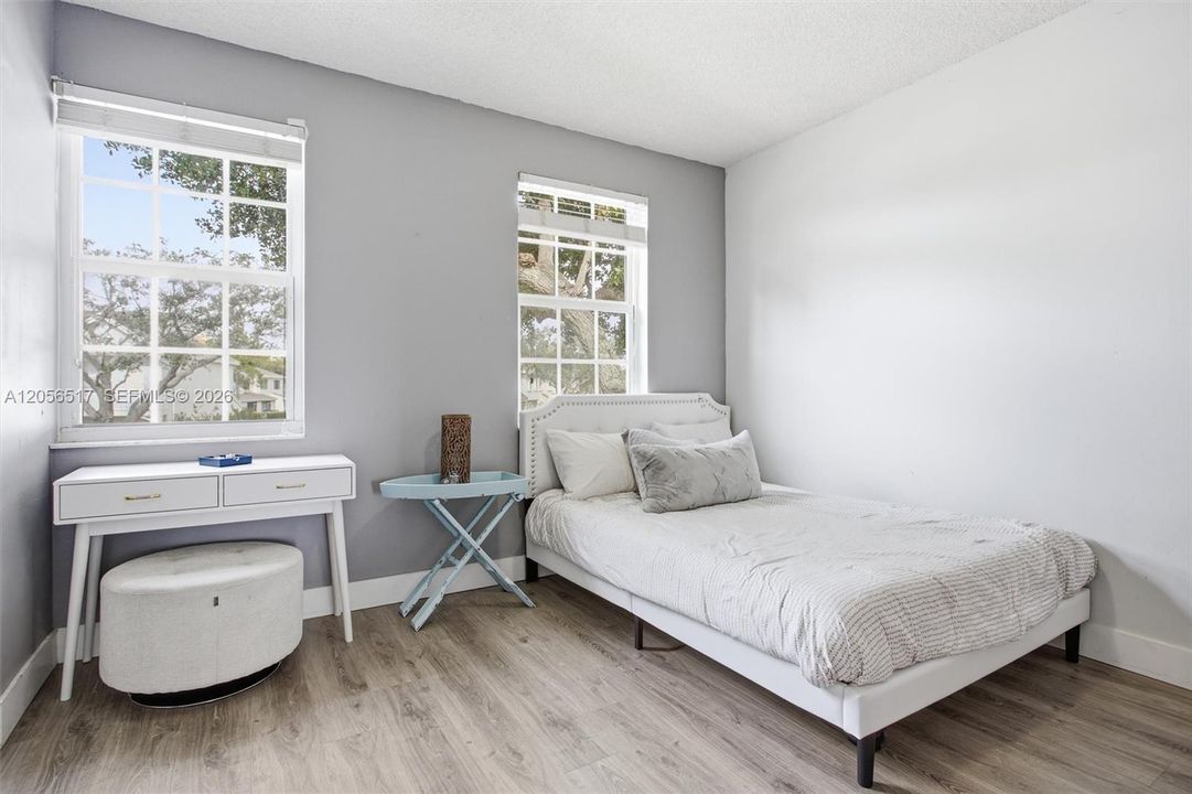 For Sale: $418,000 (2 beds, 1 baths, 1110 Square Feet)