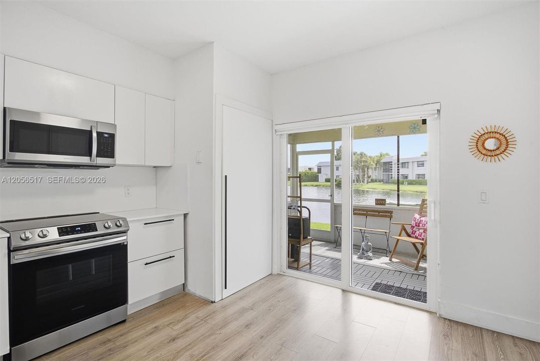 For Sale: $418,000 (2 beds, 1 baths, 1110 Square Feet)