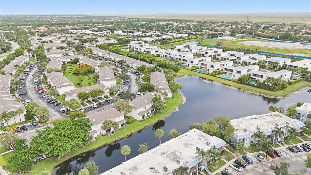 For Sale: $418,000 (2 beds, 1 baths, 1110 Square Feet)