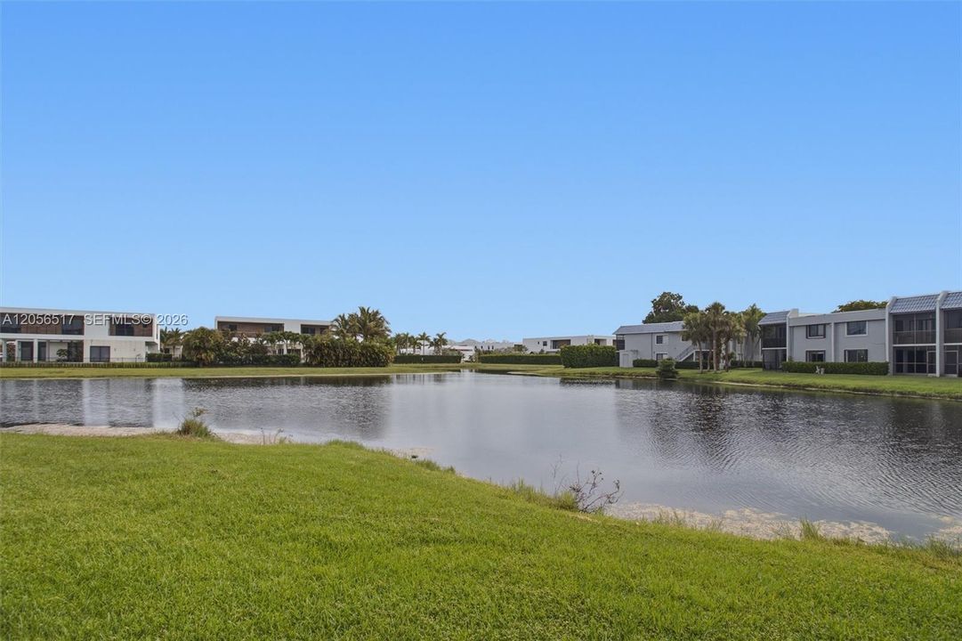 For Sale: $418,000 (2 beds, 1 baths, 1110 Square Feet)