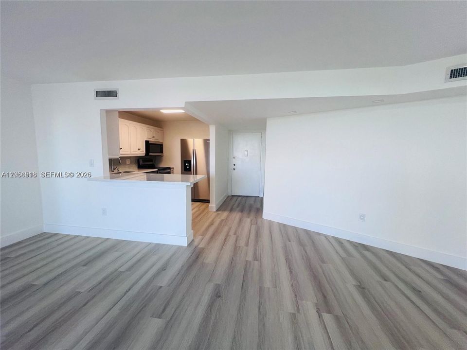В аренду: $2,500 (2 спален, 2 ванн, 1257 Квадратных фут)