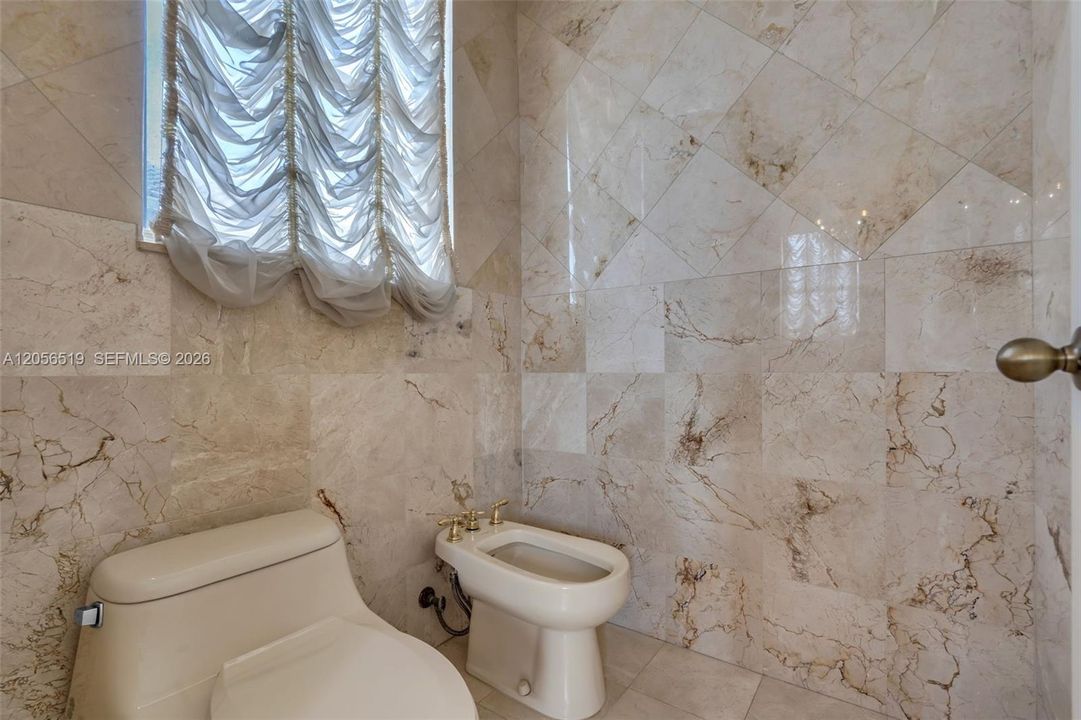 En Renta: $5,000 (3 camas, 4 baños, 3408 Pies cuadrados)