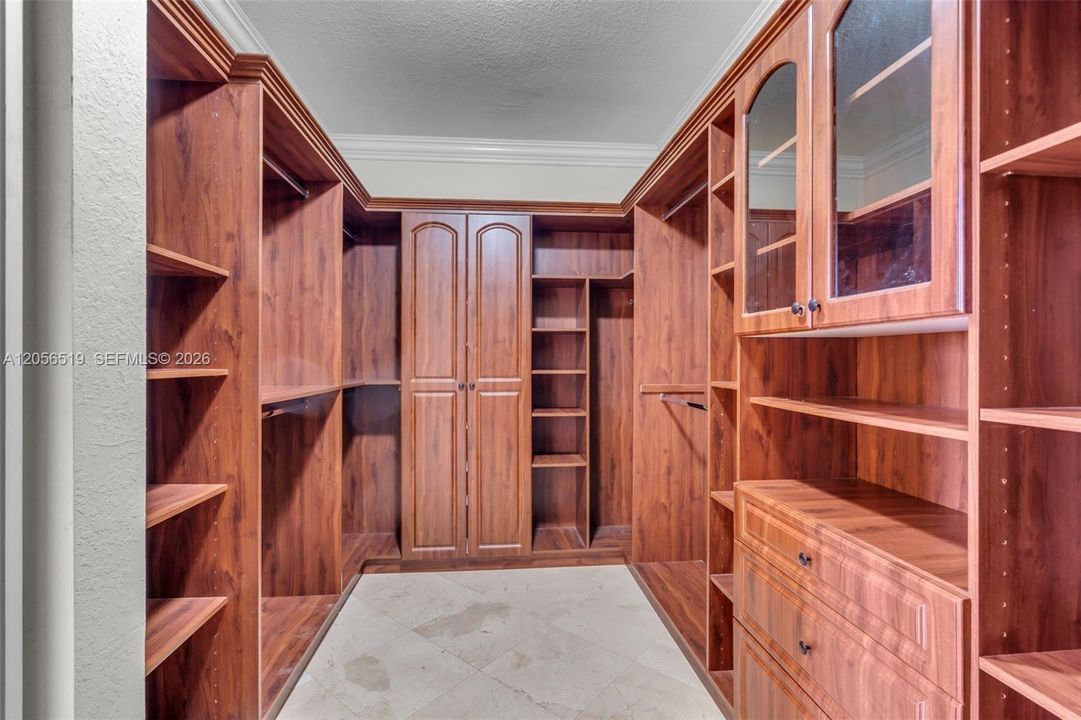 En Renta: $5,000 (3 camas, 4 baños, 3408 Pies cuadrados)