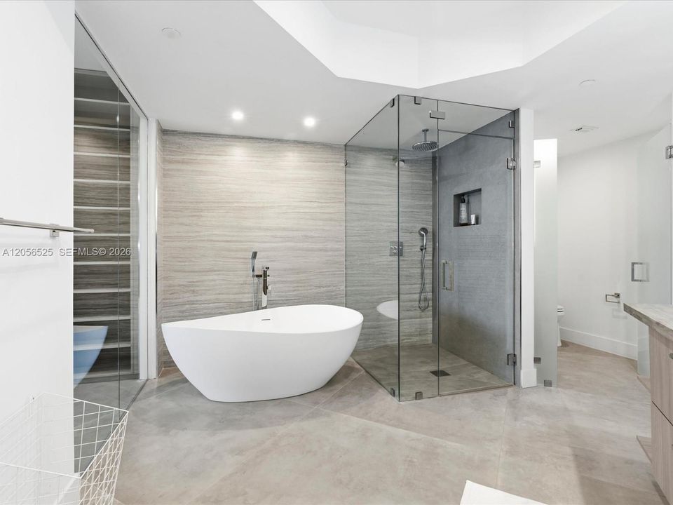 For Rent: $8,700 (2 beds, 2 baths, 2370 Square Feet)