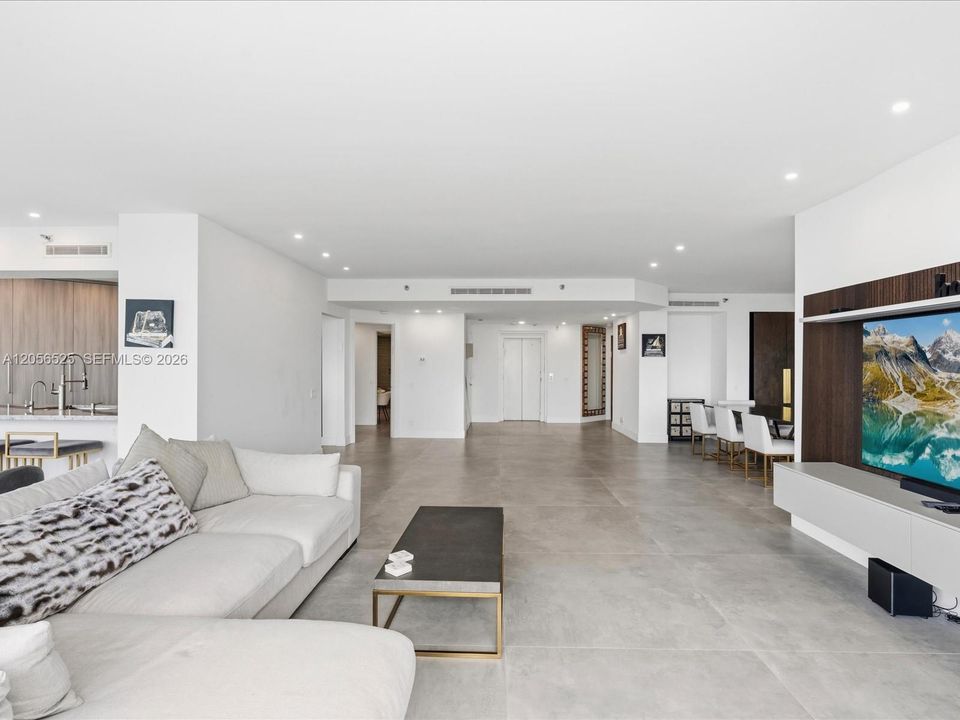 For Rent: $8,700 (2 beds, 2 baths, 2370 Square Feet)