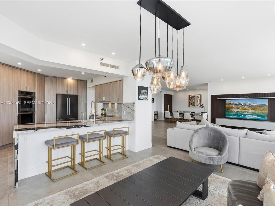 For Rent: $8,700 (2 beds, 2 baths, 2370 Square Feet)