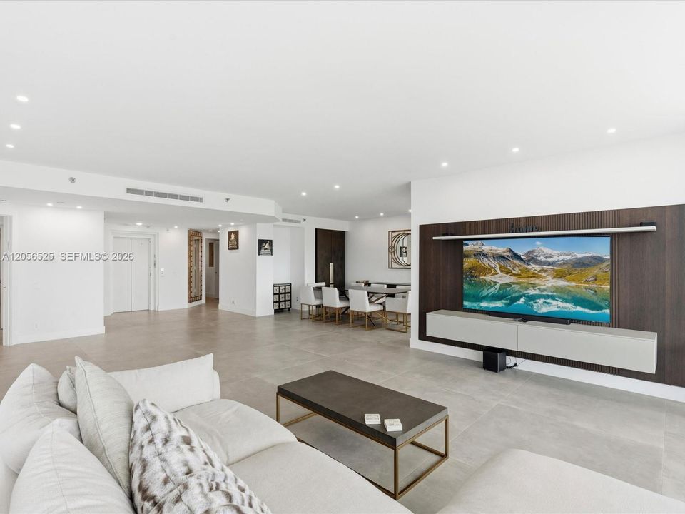 For Rent: $8,700 (2 beds, 2 baths, 2370 Square Feet)