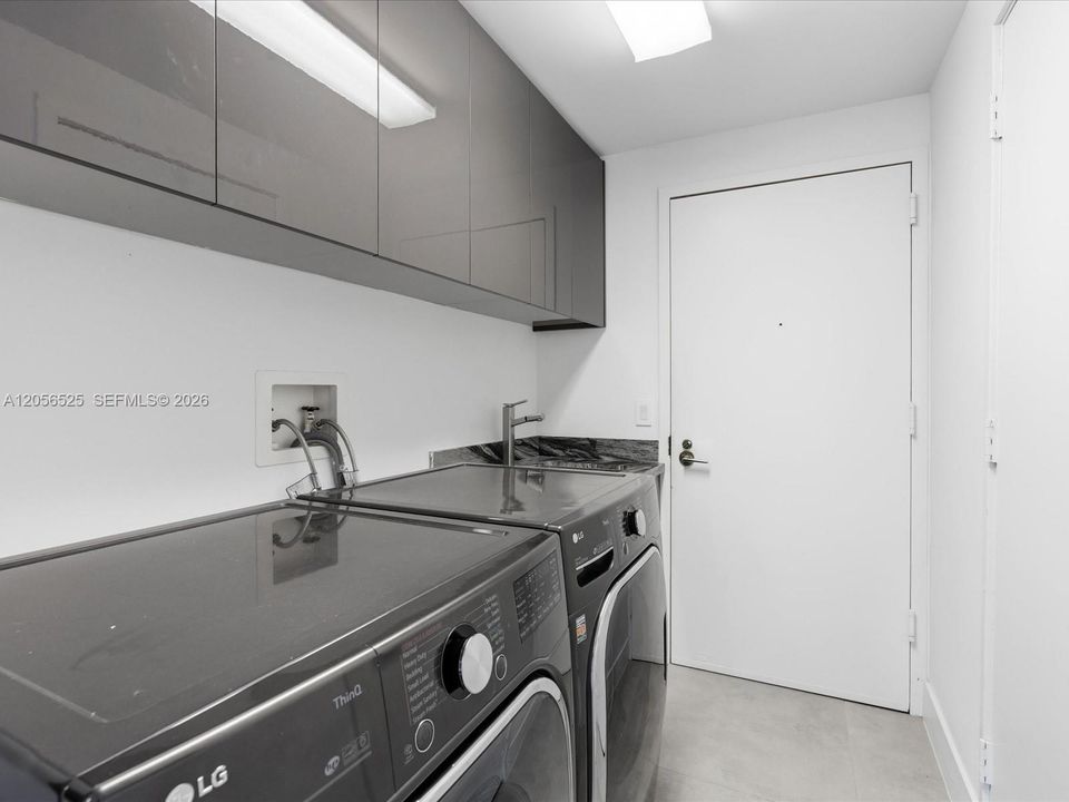 For Rent: $8,700 (2 beds, 2 baths, 2370 Square Feet)