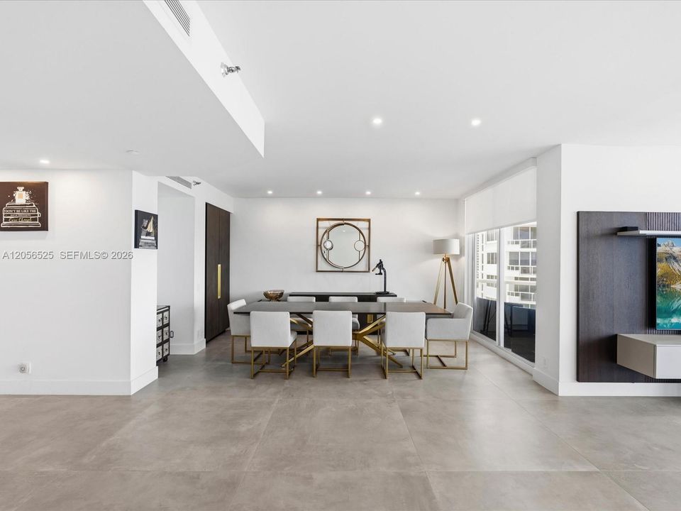 For Rent: $8,700 (2 beds, 2 baths, 2370 Square Feet)