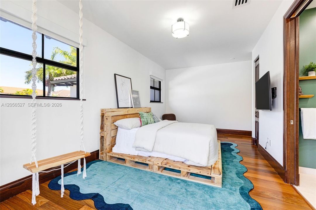 En Renta: $15,000 (5 camas, 4 baños, 3657 Pies cuadrados)