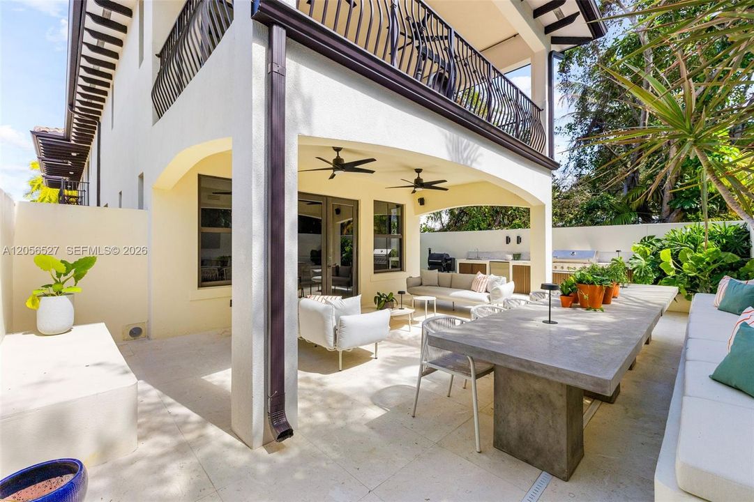 En Renta: $15,000 (5 camas, 4 baños, 3657 Pies cuadrados)