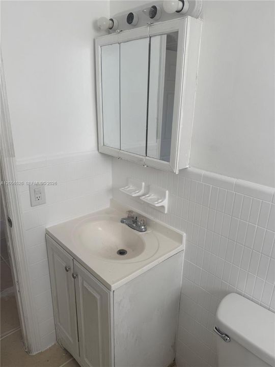 В аренду: $2,000 (2 спален, 1 ванн, 1000 Квадратных фут)