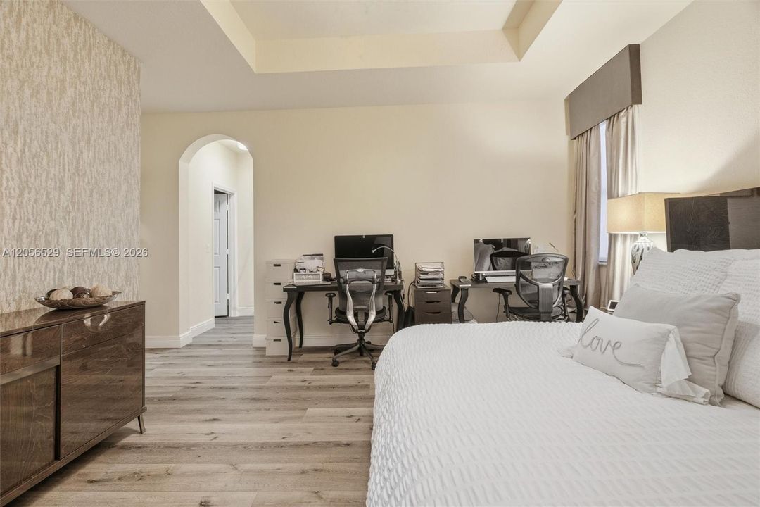 En Venta: $1,195,000 (4 camas, 3 baños, 2650 Pies cuadrados)