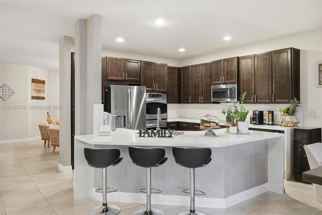 En Venta: $1,195,000 (4 camas, 3 baños, 2650 Pies cuadrados)