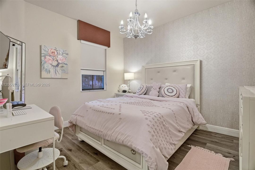 En Venta: $1,195,000 (4 camas, 3 baños, 2650 Pies cuadrados)