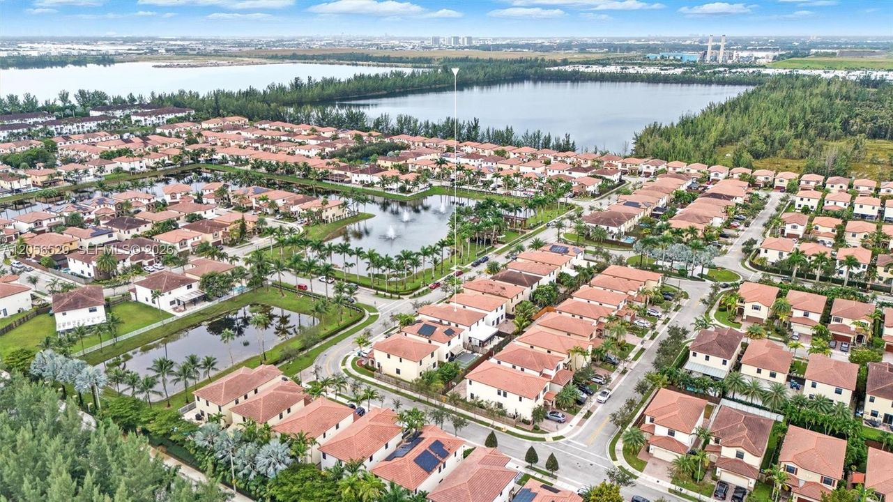 En Venta: $1,195,000 (4 camas, 3 baños, 2650 Pies cuadrados)