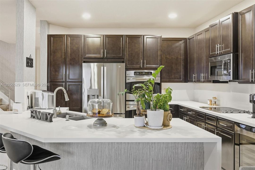 En Venta: $1,195,000 (4 camas, 3 baños, 2650 Pies cuadrados)