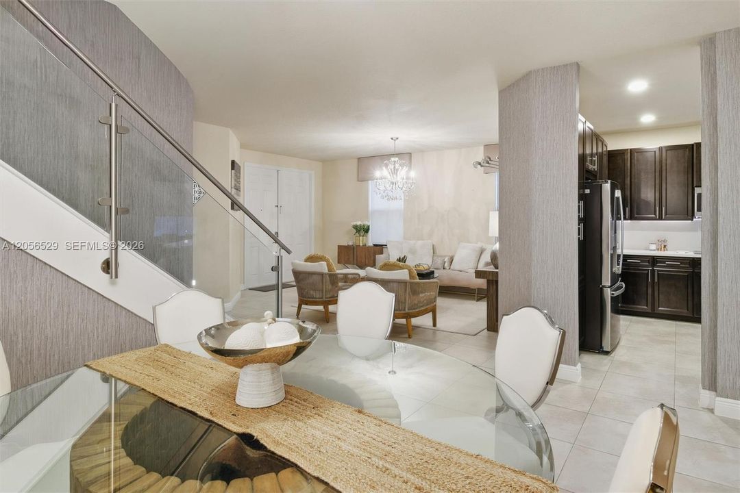 En Venta: $1,195,000 (4 camas, 3 baños, 2650 Pies cuadrados)