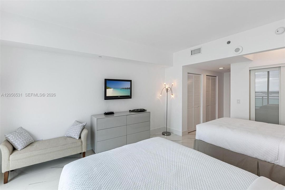 В аренду: $6,000 (2 спален, 2 ванн, 1278 Квадратных фут)