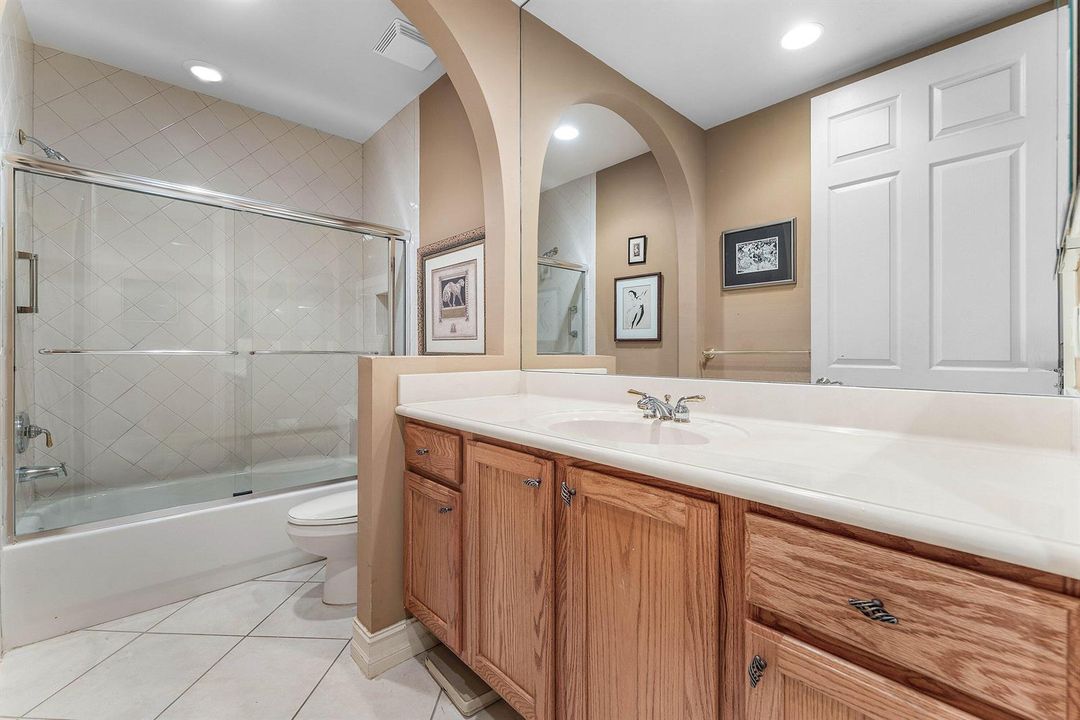 2nd Bathroom