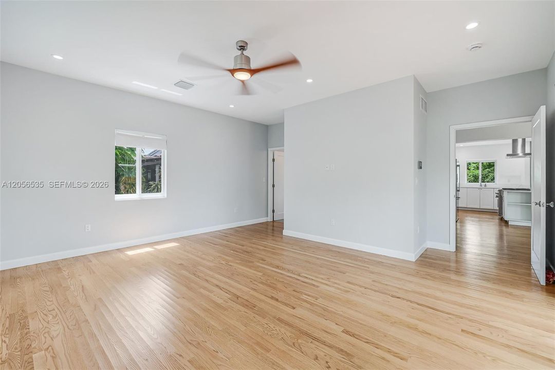 En Venta: $1,175,000 (3 camas, 2 baños, 1903 Pies cuadrados)