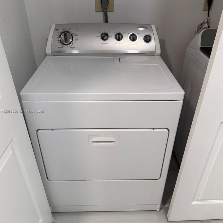 En Venta: $399,000 (4 camas, 2 baños, 1417 Pies cuadrados)