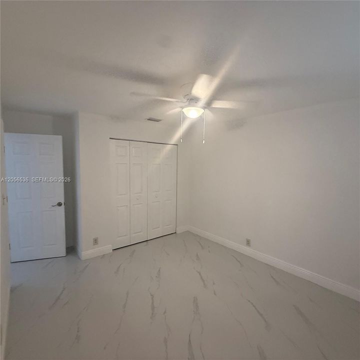 En Venta: $399,000 (4 camas, 2 baños, 1417 Pies cuadrados)