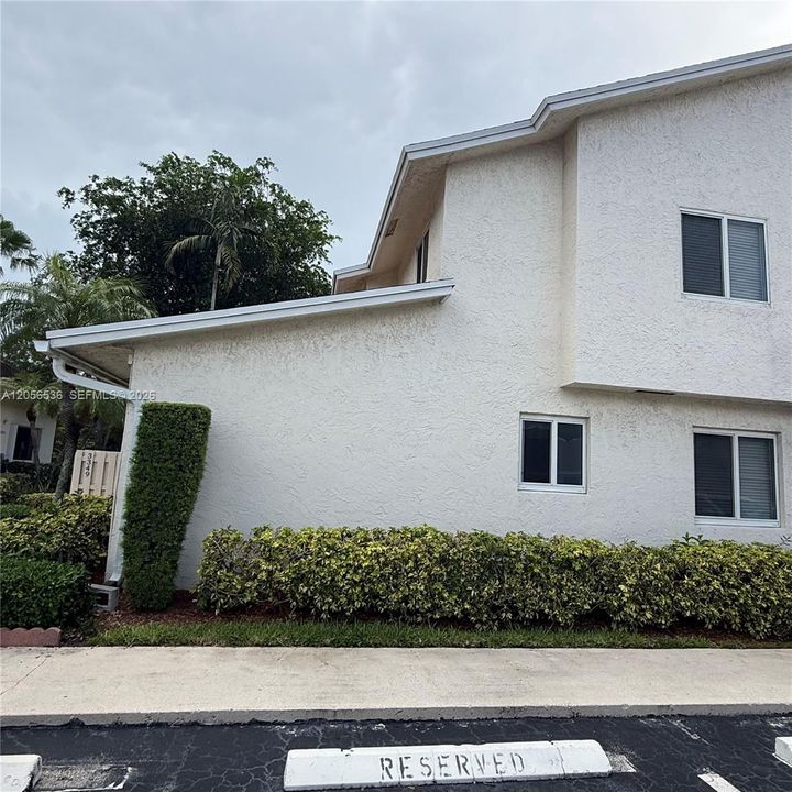 En Venta: $399,000 (4 camas, 2 baños, 1417 Pies cuadrados)