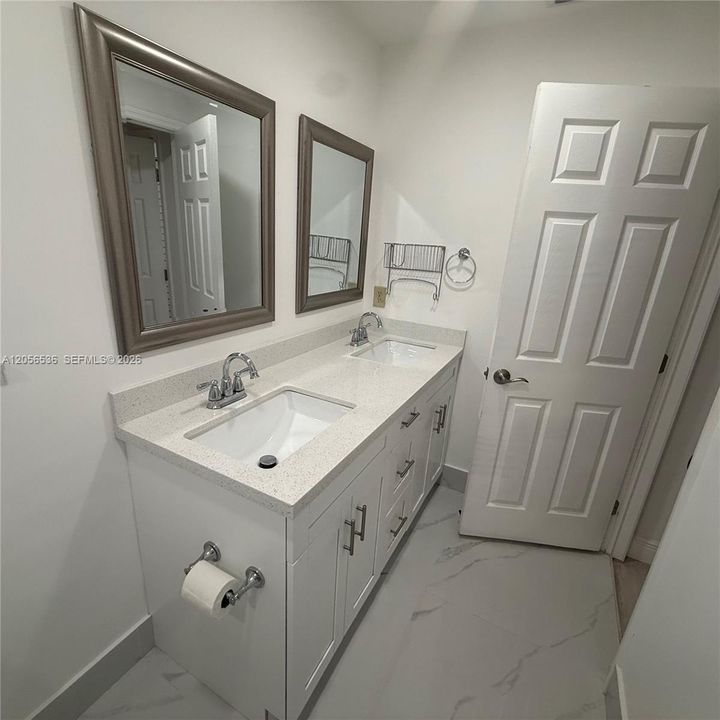 En Venta: $399,000 (4 camas, 2 baños, 1417 Pies cuadrados)