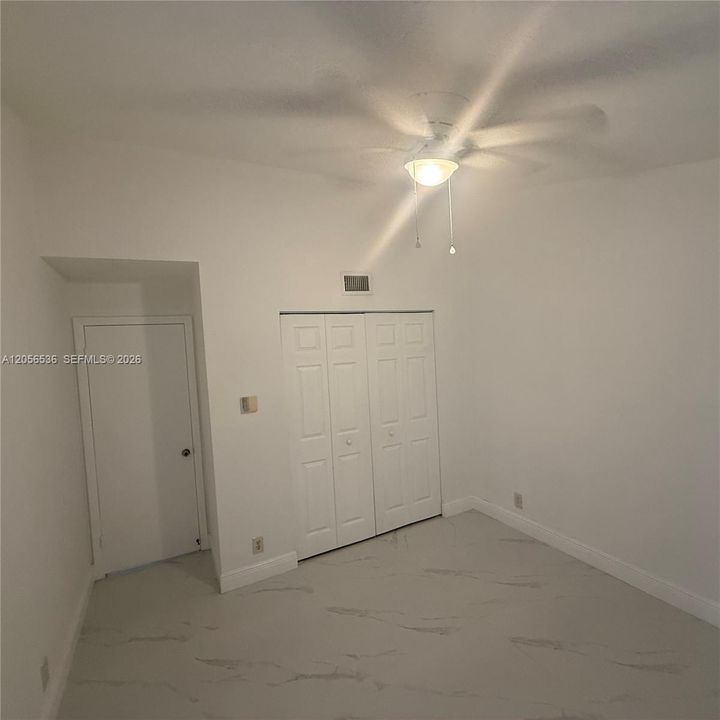 En Venta: $399,000 (4 camas, 2 baños, 1417 Pies cuadrados)