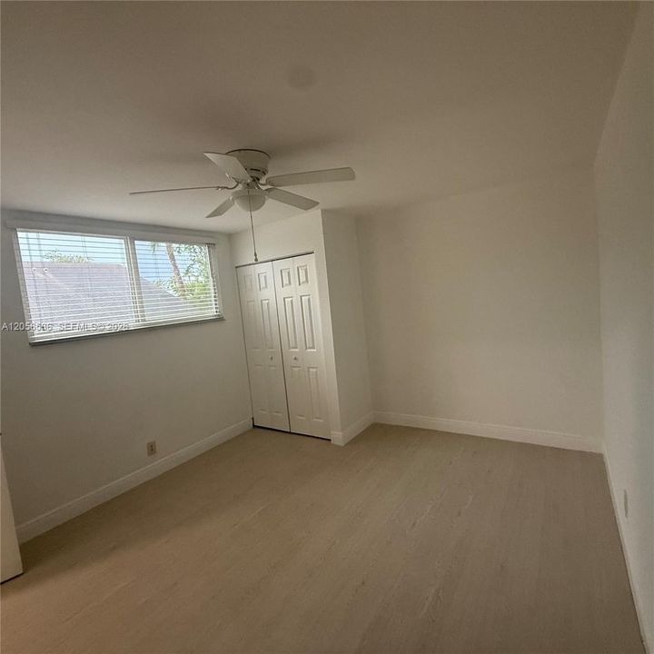 En Venta: $399,000 (4 camas, 2 baños, 1417 Pies cuadrados)