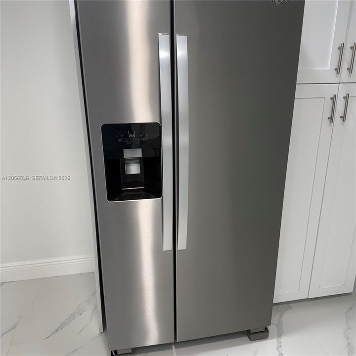 En Venta: $399,000 (4 camas, 2 baños, 1417 Pies cuadrados)