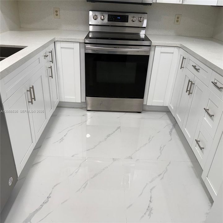 En Venta: $399,000 (4 camas, 2 baños, 1417 Pies cuadrados)