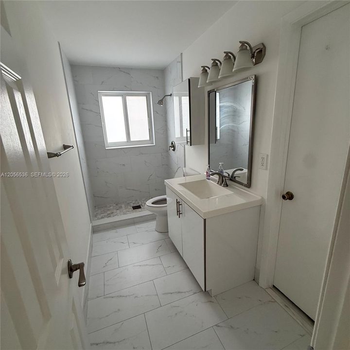 En Venta: $399,000 (4 camas, 2 baños, 1417 Pies cuadrados)