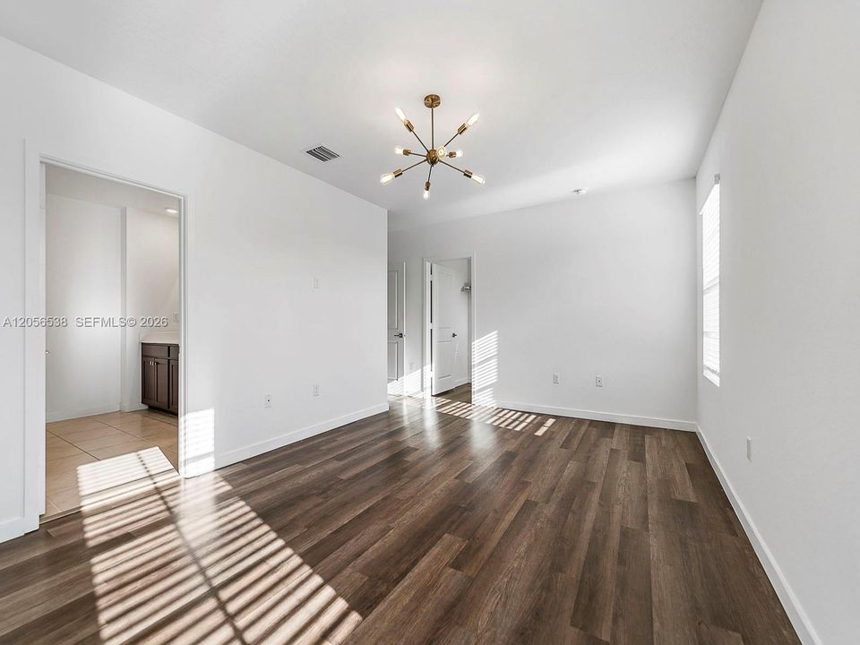 В аренду: $4,500 (5 спален, 3 ванн, 2580 Квадратных фут)