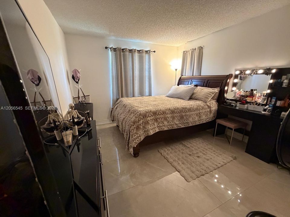 В аренду: $2,700 (3 спален, 2 ванн, 1247 Квадратных фут)