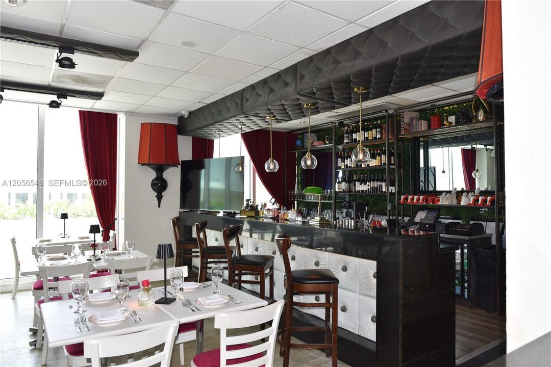 En Renta: $3,250 (2 camas, 2 baños, 1048 Pies cuadrados)