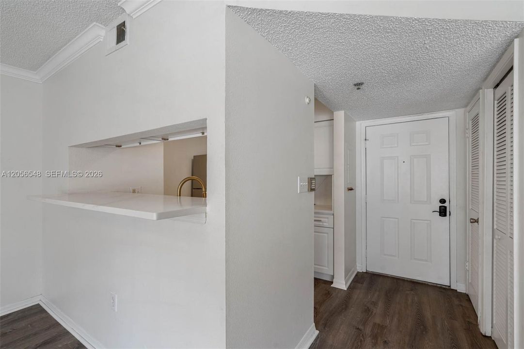В аренду: $2,195 (1 спален, 1 ванн, 631 Квадратных фут)