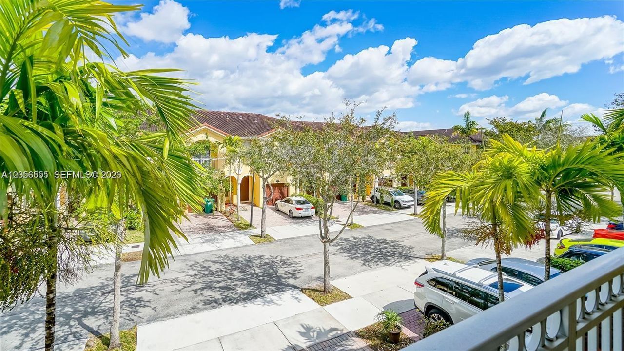 For Rent: $3,100 (3 beds, 3 baths, 1775 Square Feet)